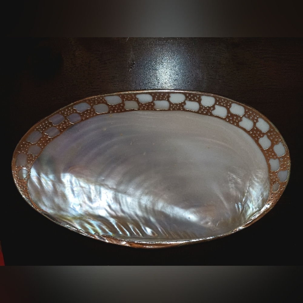 Two's Company Footed Cabebe Shell 7.75" Vanity Dish/Tray Beach/Nautical Decor